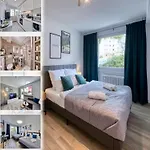 Modern Holiday Home In Duesseldorf